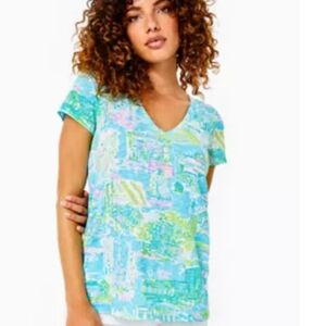NWT Lilly Loves Philly Etta V-Neck T-shirt